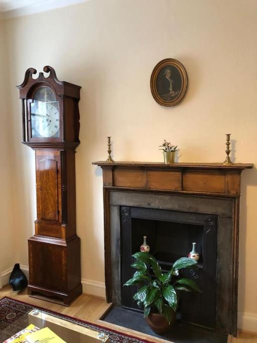 شقة Charm & Character On Historic Rose Street إدنبرة المظهر الخارجي الصورة